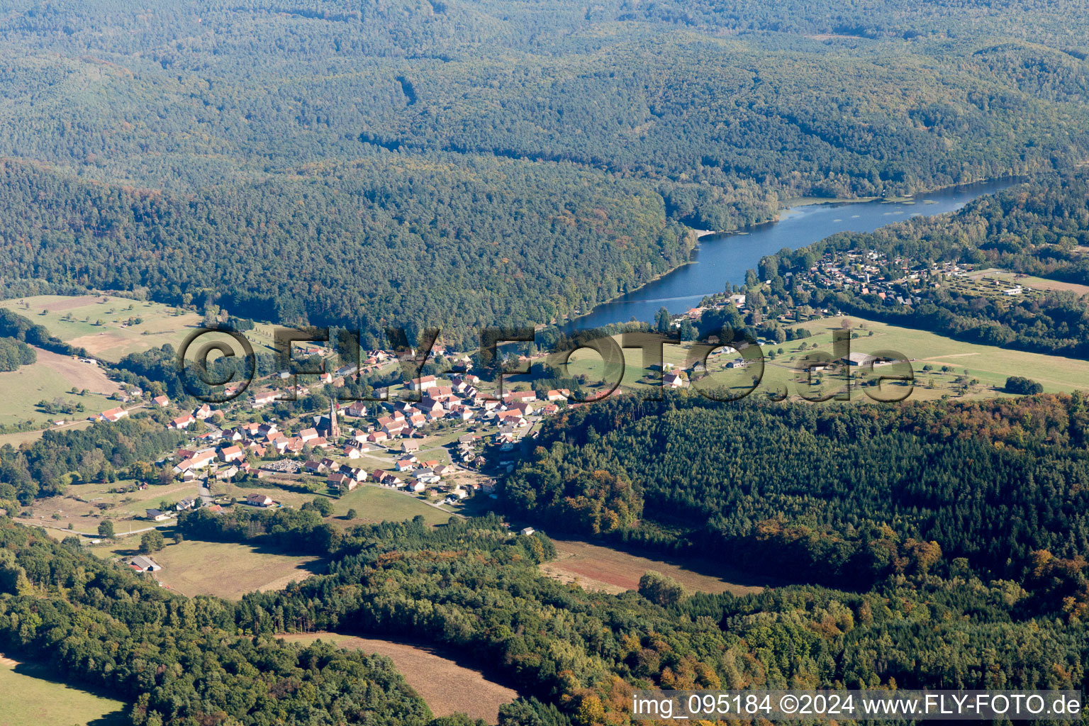 Photographie aérienne de Zones riveraines des lacs de l'Etang de Haspelschiedt à Haspelschiedt dans le département Moselle, France