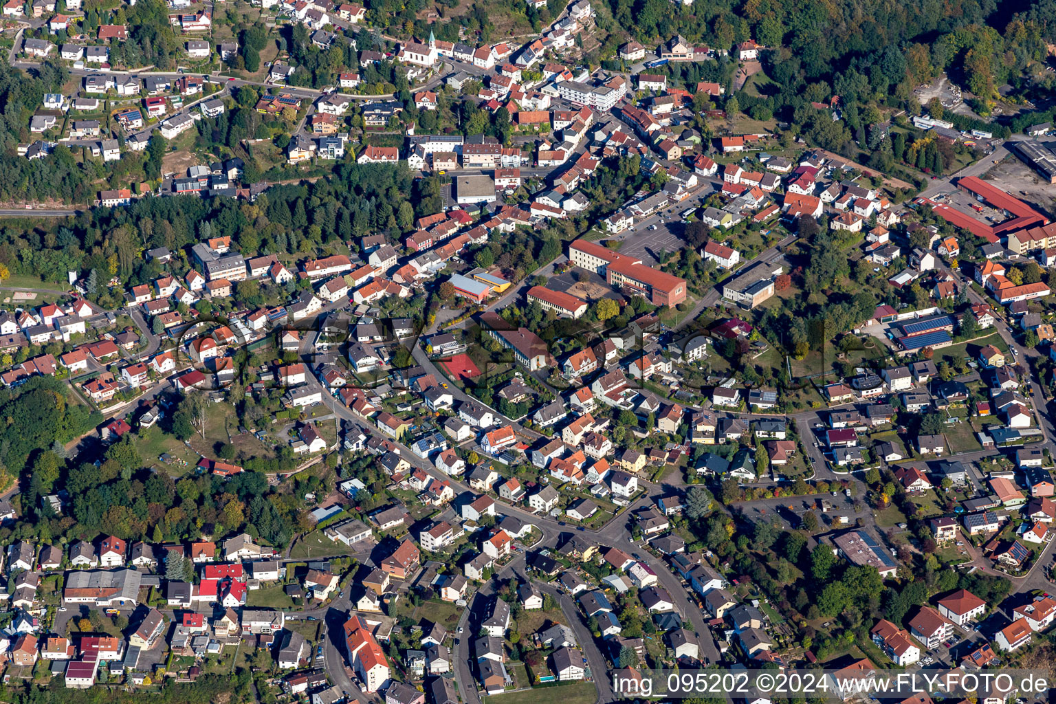 Vue aérienne de Lemberg dans le département Rhénanie-Palatinat, Allemagne