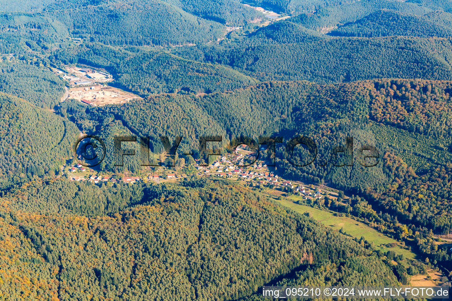 Vue aérienne de Lviv Langmühle à Langmühle dans le département Rhénanie-Palatinat, Allemagne