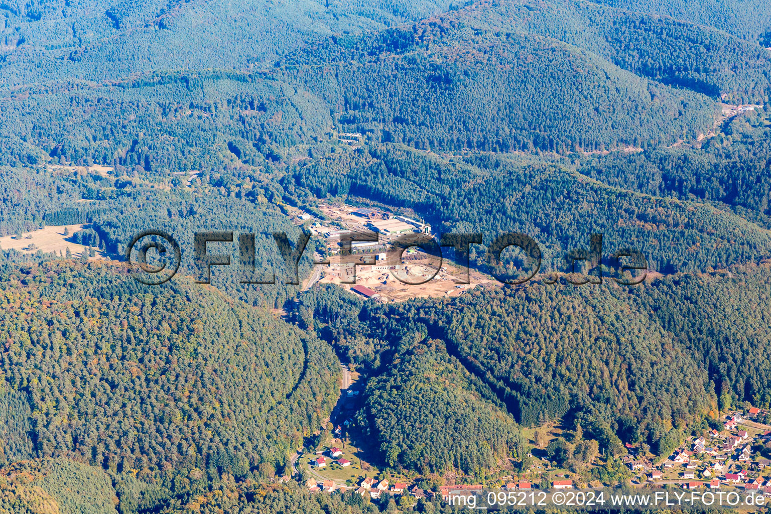 Vue aérienne de Zone industrielle Industriestr à Hinterweidenthal dans le département Rhénanie-Palatinat, Allemagne