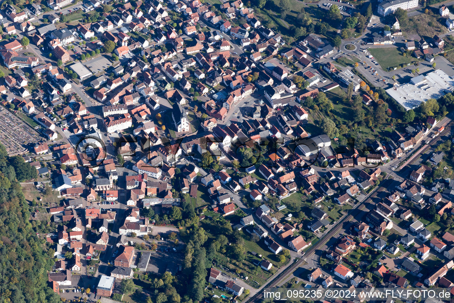 Dahn dans le département Rhénanie-Palatinat, Allemagne vue du ciel