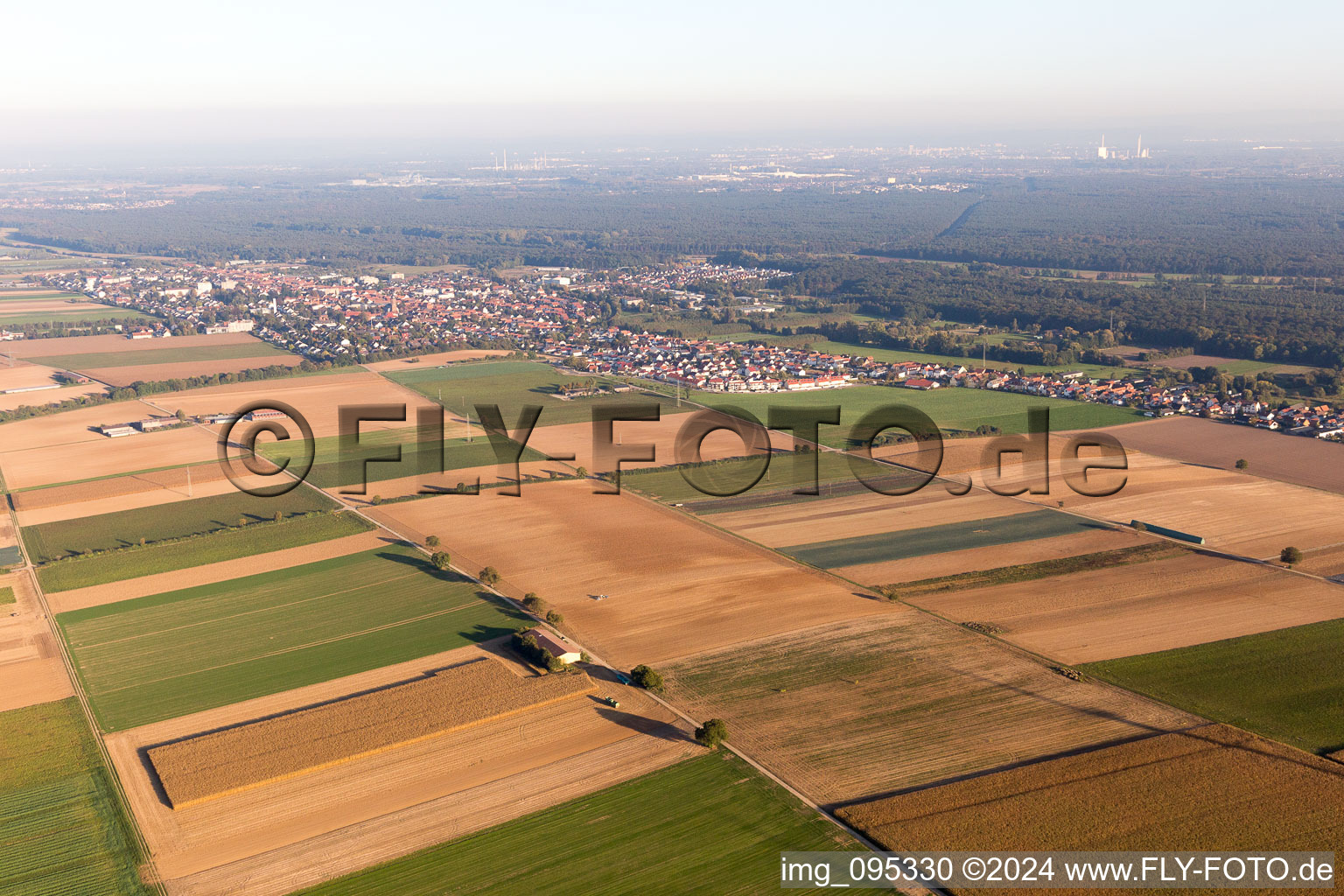 Vue d'oiseau de Kandel dans le département Rhénanie-Palatinat, Allemagne