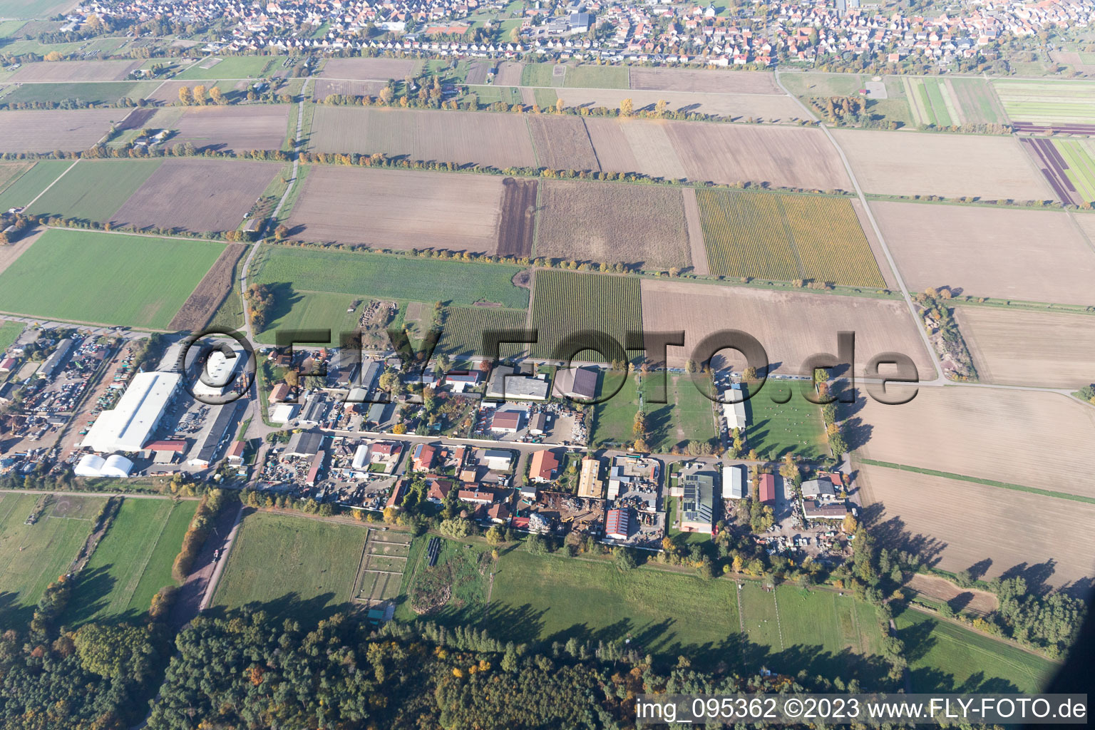 Lustadt dans le département Rhénanie-Palatinat, Allemagne vue du ciel