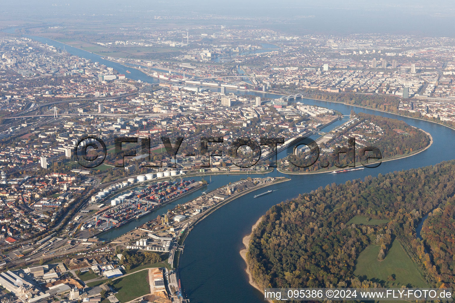 Photographie aérienne de Quartier Rheingönheim in Ludwigshafen am Rhein dans le département Rhénanie-Palatinat, Allemagne