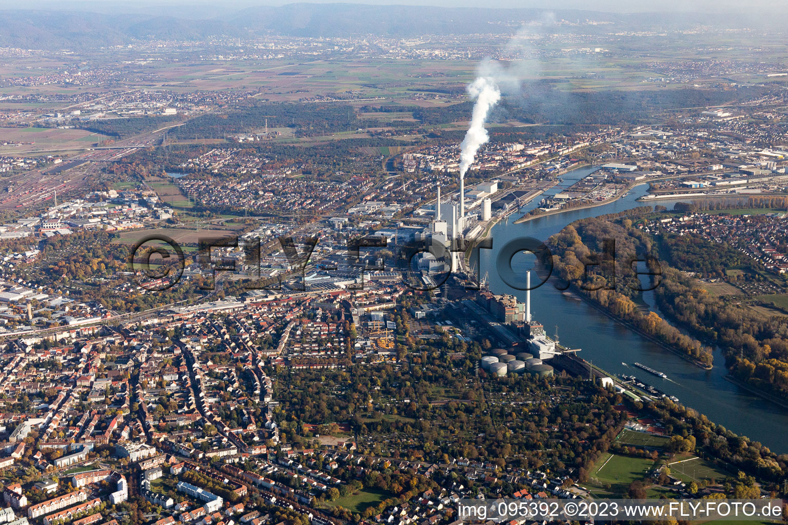 Photographie aérienne de Quartier Neckarau in Mannheim dans le département Bade-Wurtemberg, Allemagne