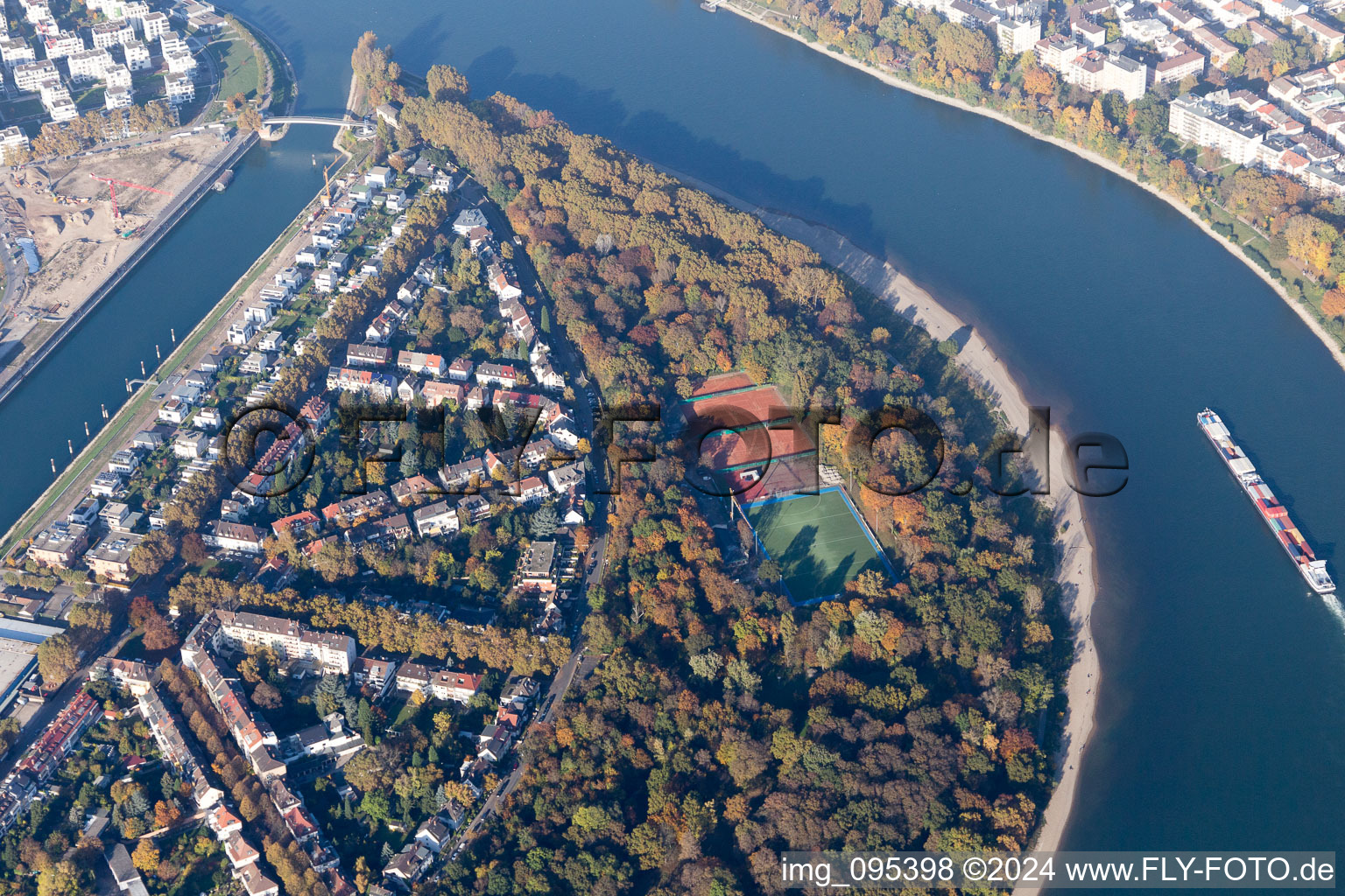 Vue aérienne de Île du Parc à le quartier Süd in Ludwigshafen am Rhein dans le département Rhénanie-Palatinat, Allemagne