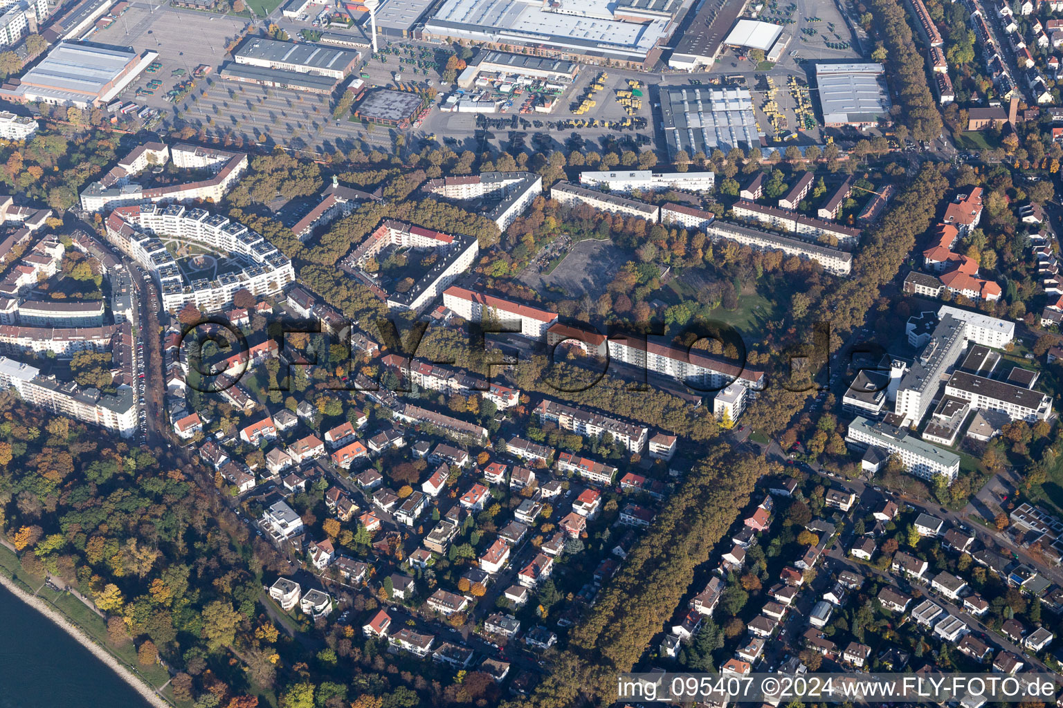 Vue aérienne de Pfalzplatz, Diaconesse KH à le quartier Lindenhof in Mannheim dans le département Bade-Wurtemberg, Allemagne