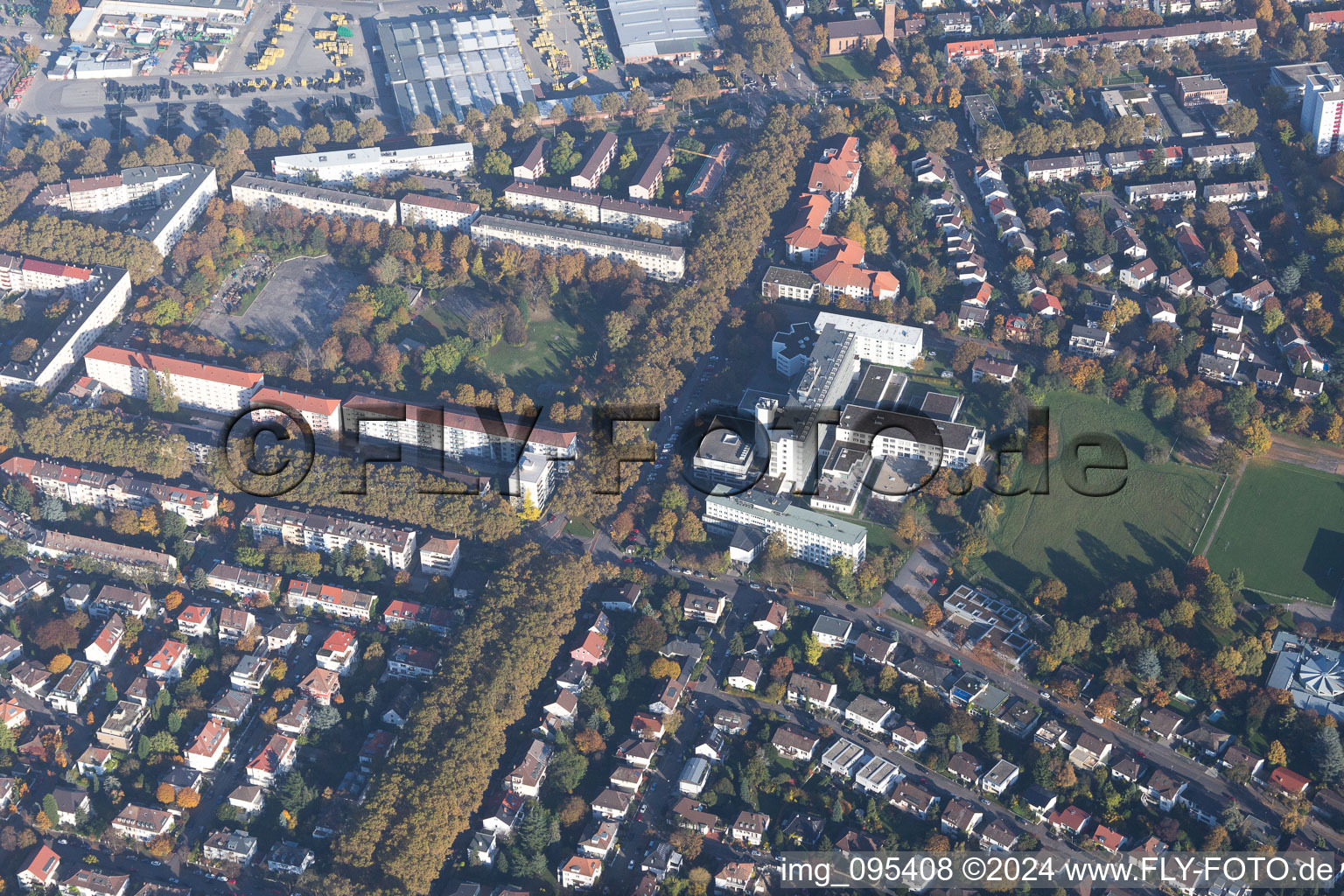 Vue aérienne de Pfalzplatz, Diaconesse KH à le quartier Lindenhof in Mannheim dans le département Bade-Wurtemberg, Allemagne