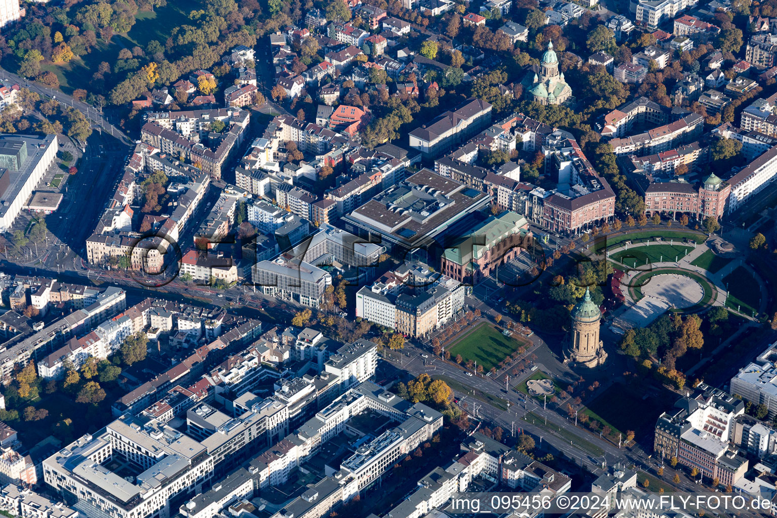 Vue aérienne de Château d'eau, complexe d'Augusta à le quartier Innenstadt in Mannheim dans le département Bade-Wurtemberg, Allemagne