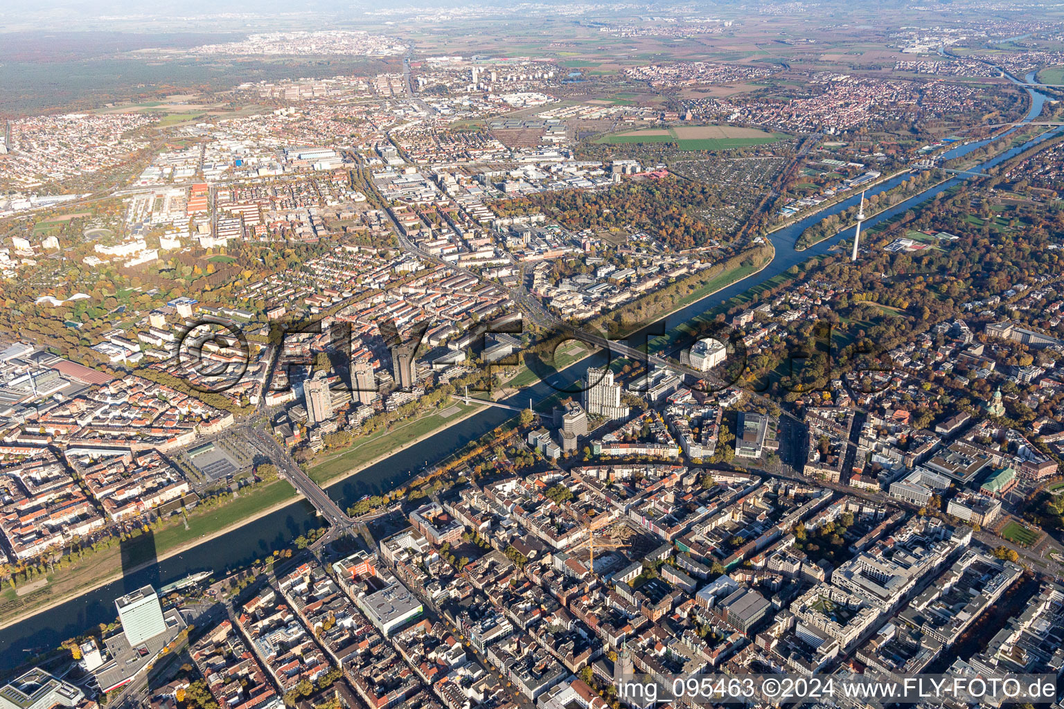 Photographie aérienne de Ponts du Neckar à le quartier Oststadt in Mannheim dans le département Bade-Wurtemberg, Allemagne