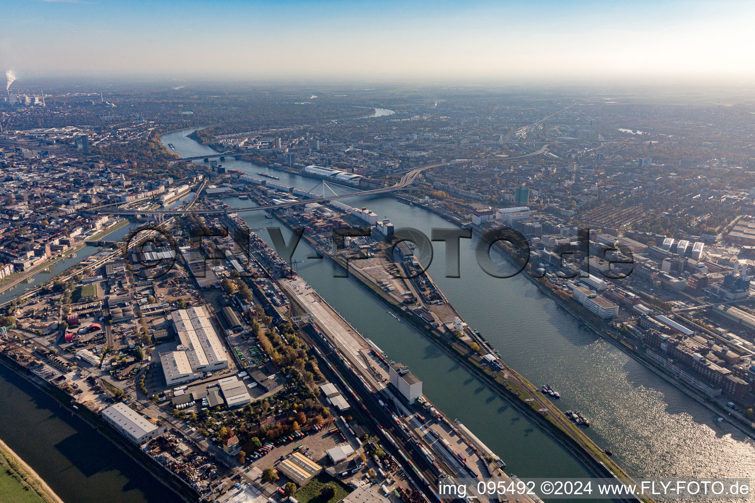 Photographie aérienne de Port de Mannheim à le quartier Innenstadt in Mannheim dans le département Bade-Wurtemberg, Allemagne