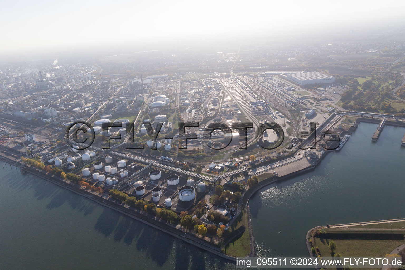 Quartier BASF in Ludwigshafen am Rhein dans le département Rhénanie-Palatinat, Allemagne hors des airs