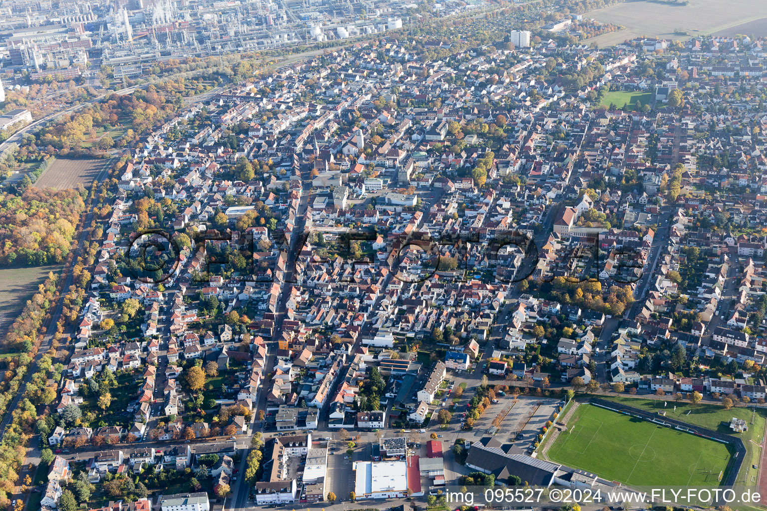 Quartier Oppau in Ludwigshafen am Rhein dans le département Rhénanie-Palatinat, Allemagne vue du ciel