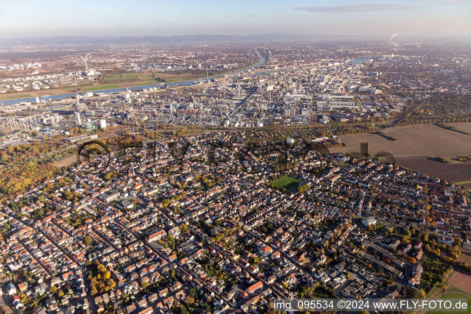 Photographie aérienne de Quartier Oppau in Ludwigshafen am Rhein dans le département Rhénanie-Palatinat, Allemagne