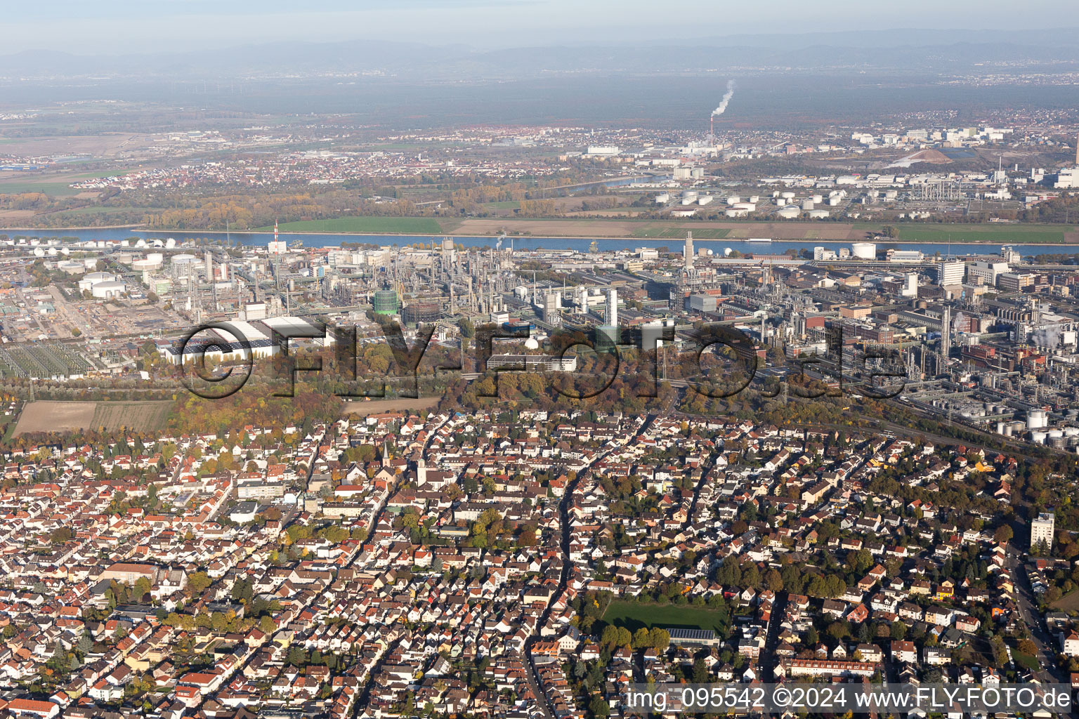 Vue oblique de Quartier Oppau in Ludwigshafen am Rhein dans le département Rhénanie-Palatinat, Allemagne