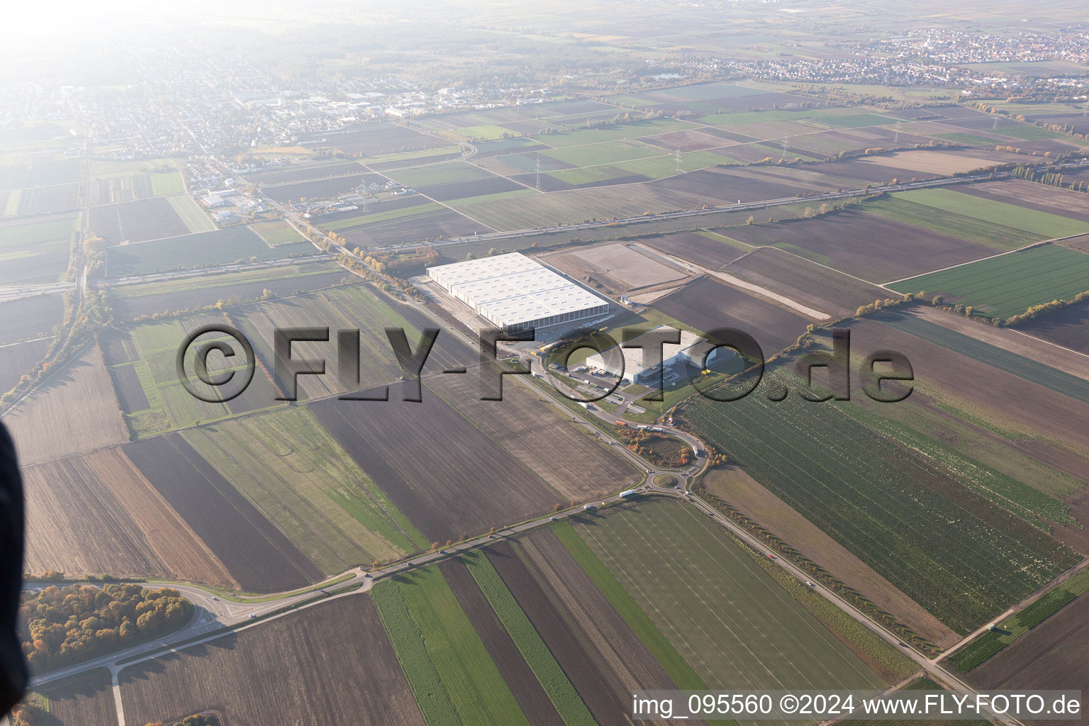 Vue aérienne de Chantier pour la construction d'un nouveau complexe immobilier sur le site du centre logistique Inc. à le quartier Eppstein in Frankenthal dans le département Rhénanie-Palatinat, Allemagne