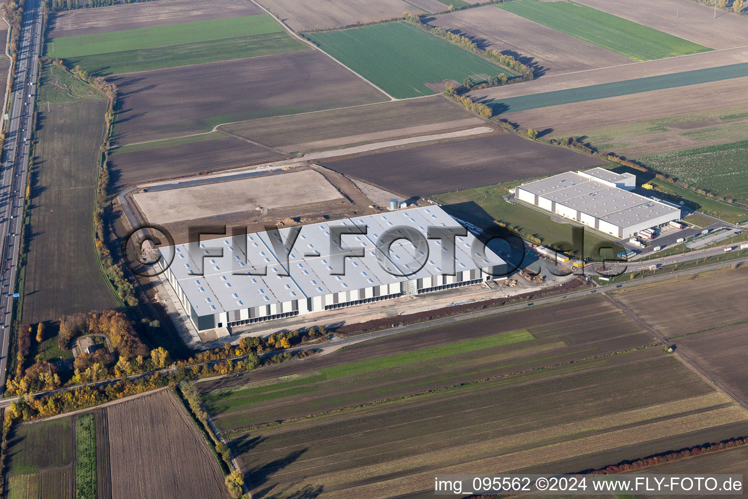 Vue oblique de Chantier pour la construction d'un nouveau complexe immobilier sur le site du centre logistique d'In à Frankenthal dans le département Rhénanie-Palatinat, Allemagne