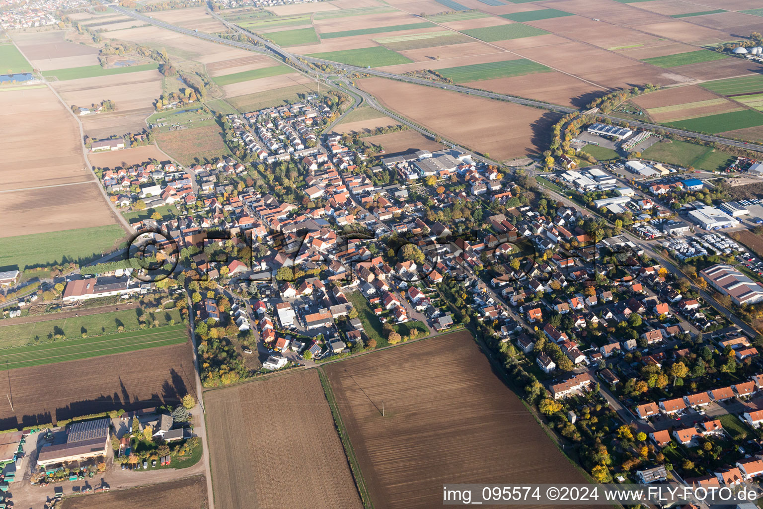 Vue aérienne de Quartier Hochdorf in Hochdorf-Assenheim dans le département Rhénanie-Palatinat, Allemagne