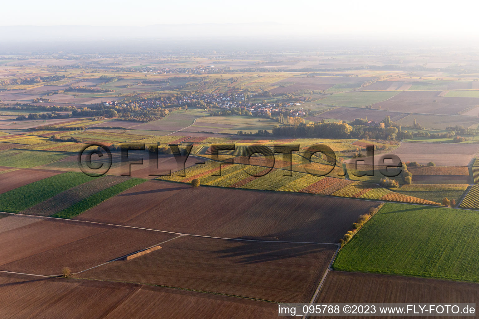 Niederhorbach dans le département Rhénanie-Palatinat, Allemagne d'un drone