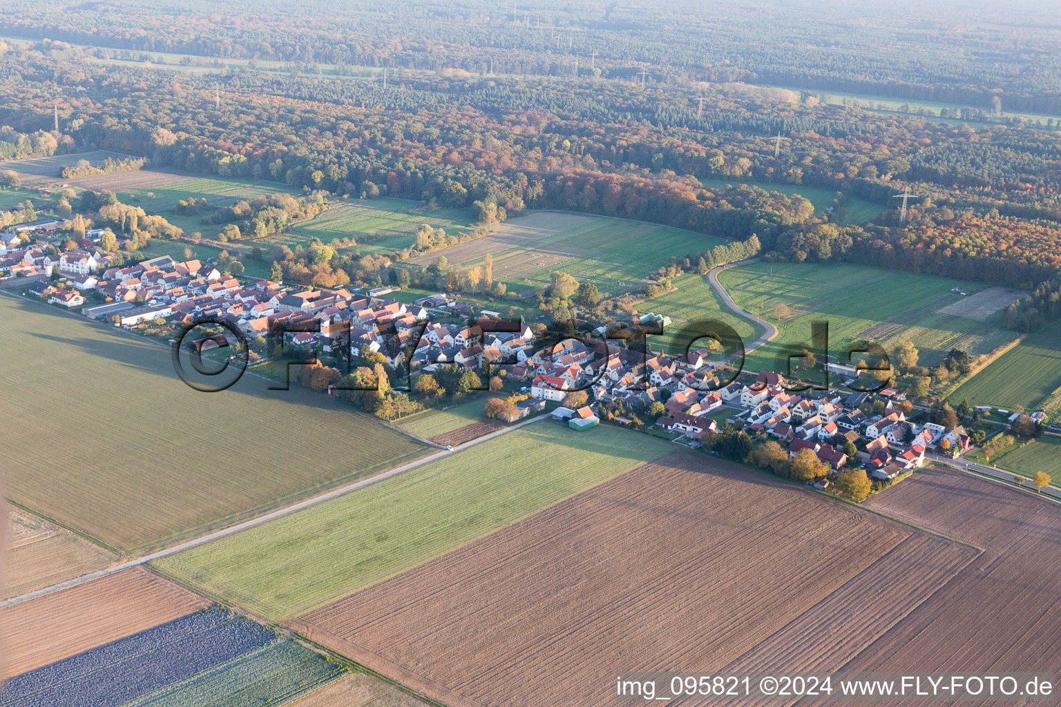 Vue d'oiseau de Sarrestr à Kandel dans le département Rhénanie-Palatinat, Allemagne