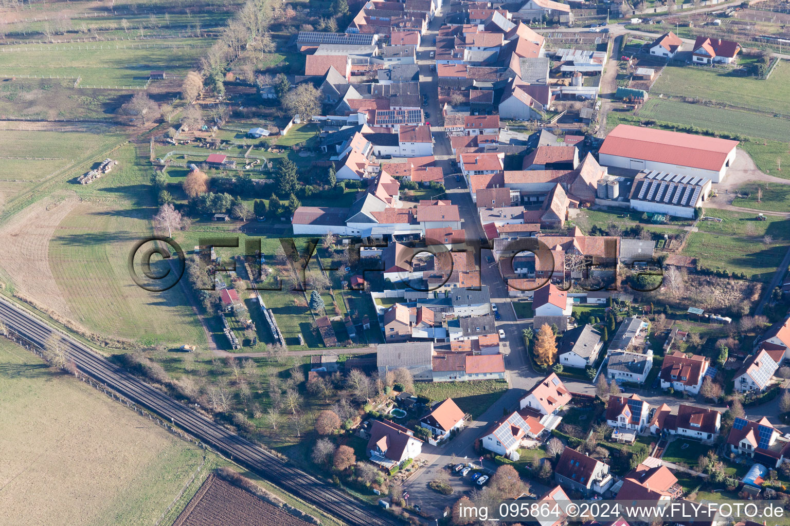 Vue aérienne de Steinweiler dans le département Rhénanie-Palatinat, Allemagne