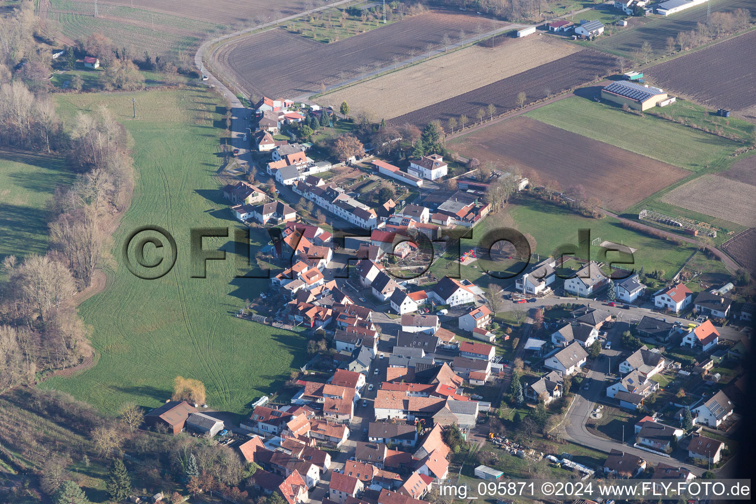 Steinweiler dans le département Rhénanie-Palatinat, Allemagne depuis l'avion