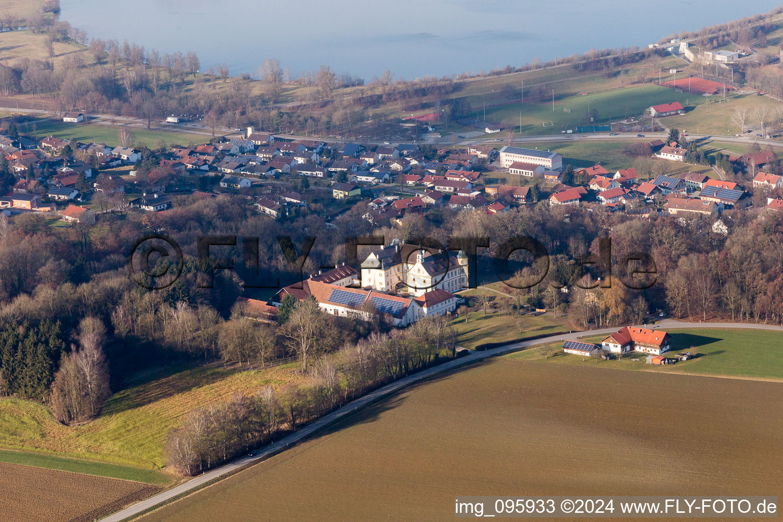 Vue aérienne de Zones riveraines du lac Rottauensee à le quartier Hinten in Postmünster dans le département Bavière, Allemagne