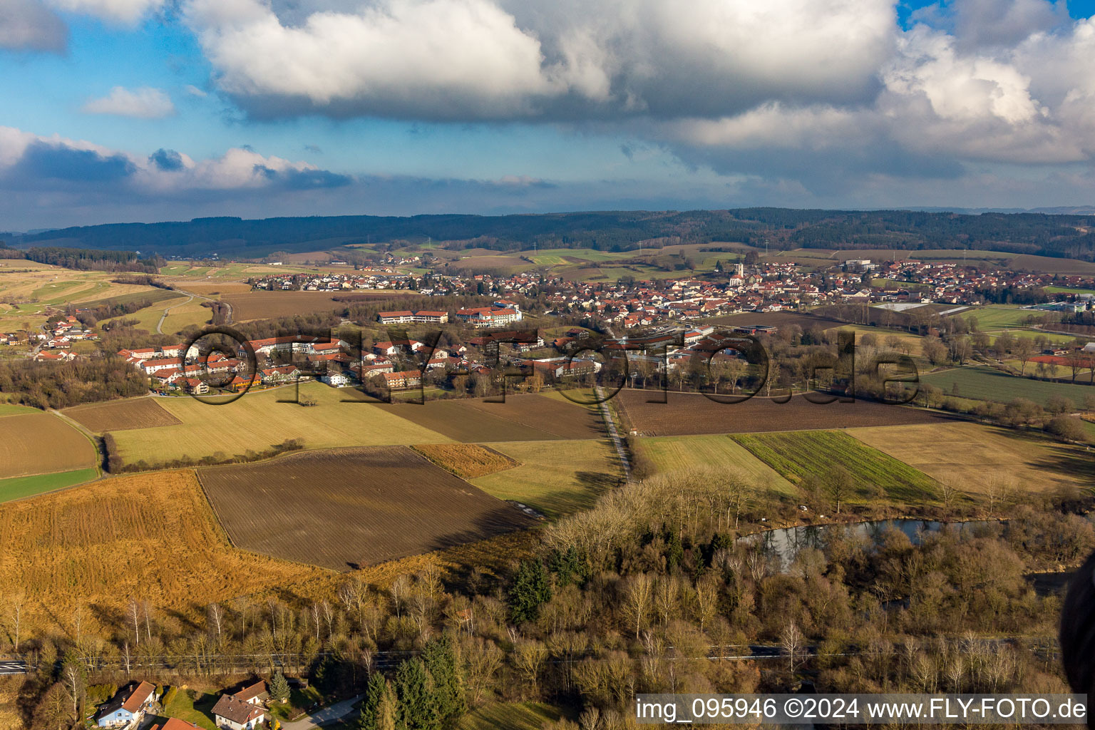 Vue aérienne de Quartier Gries in Bad Birnbach dans le département Bavière, Allemagne