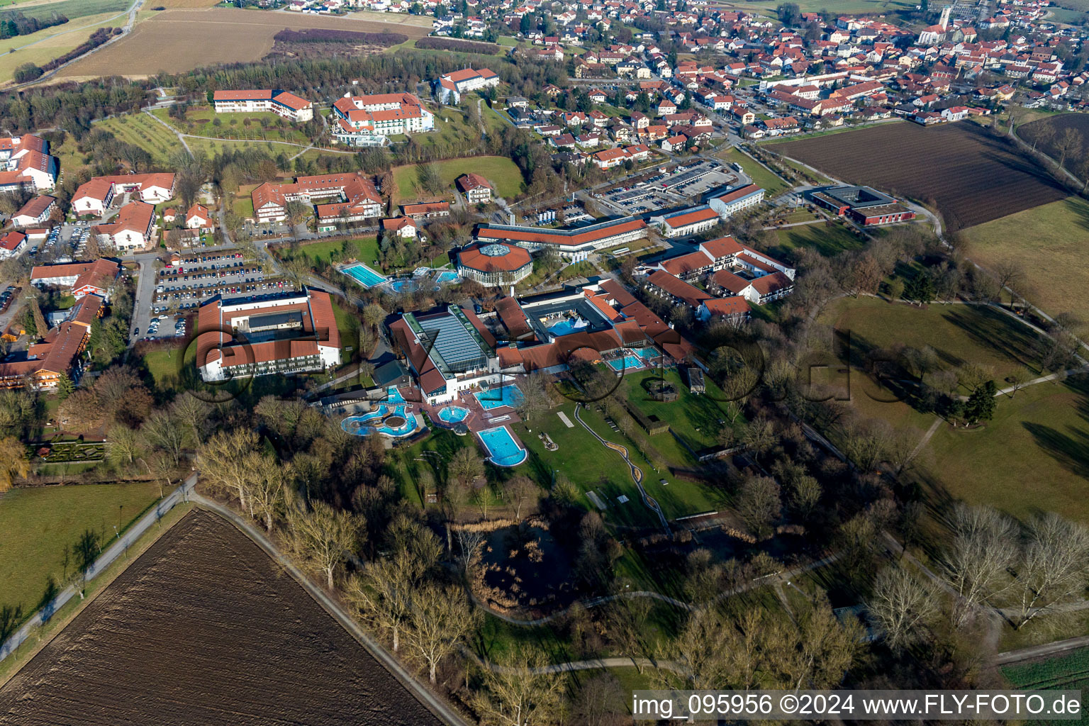 Vue d'oiseau de Quartier Aunham in Bad Birnbach dans le département Bavière, Allemagne