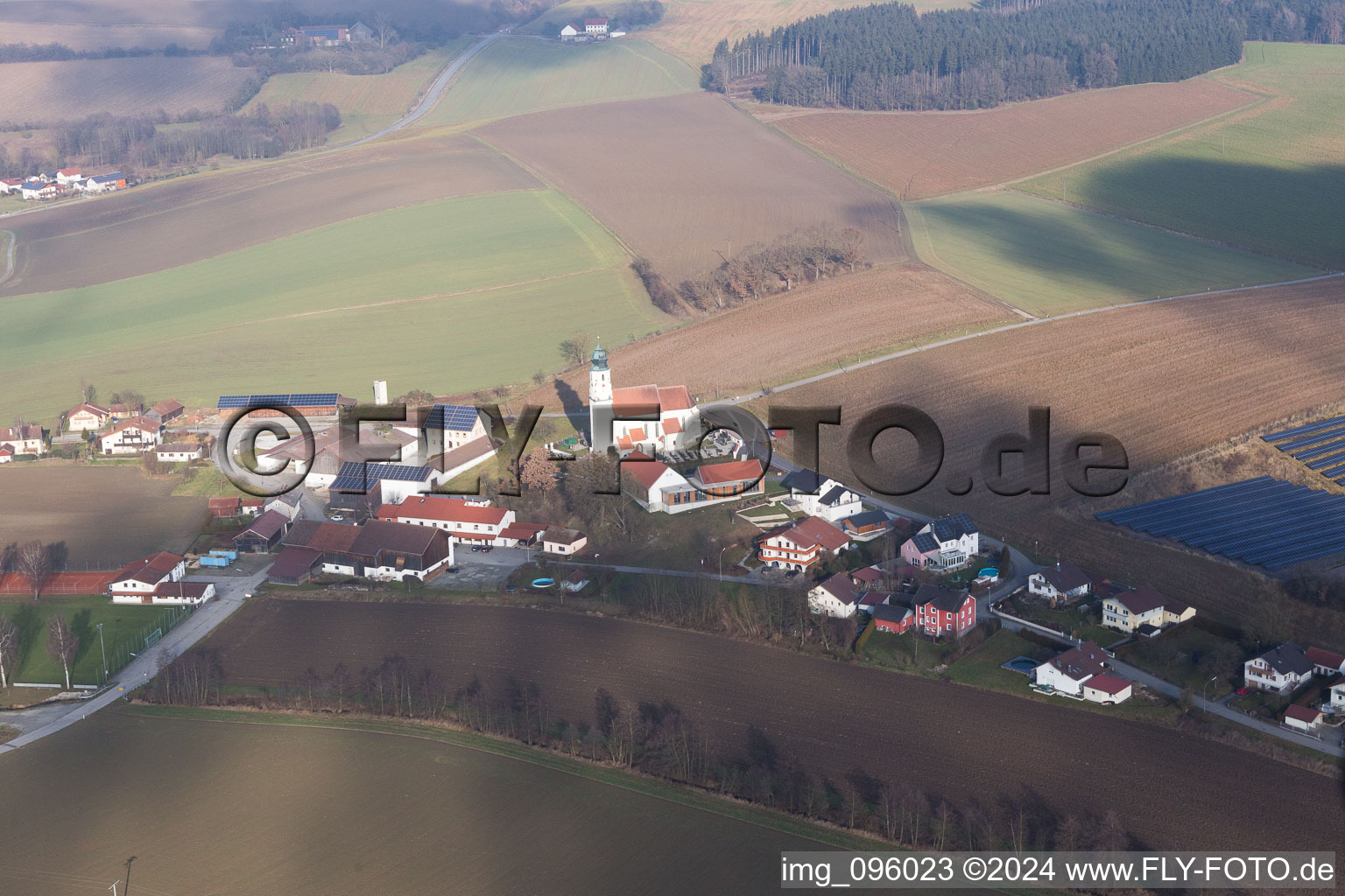 Vue aérienne de Ruhstorf an der Rott dans le département Bavière, Allemagne