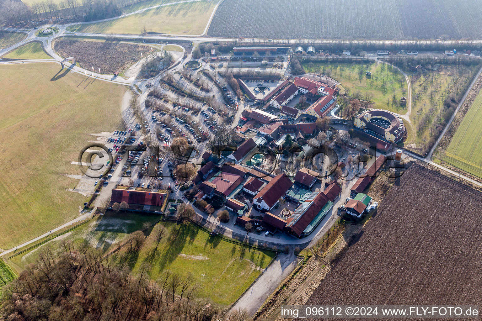 Vue aérienne de Häslinger Hof à le quartier Dürnöd in Kirchham dans le département Bavière, Allemagne