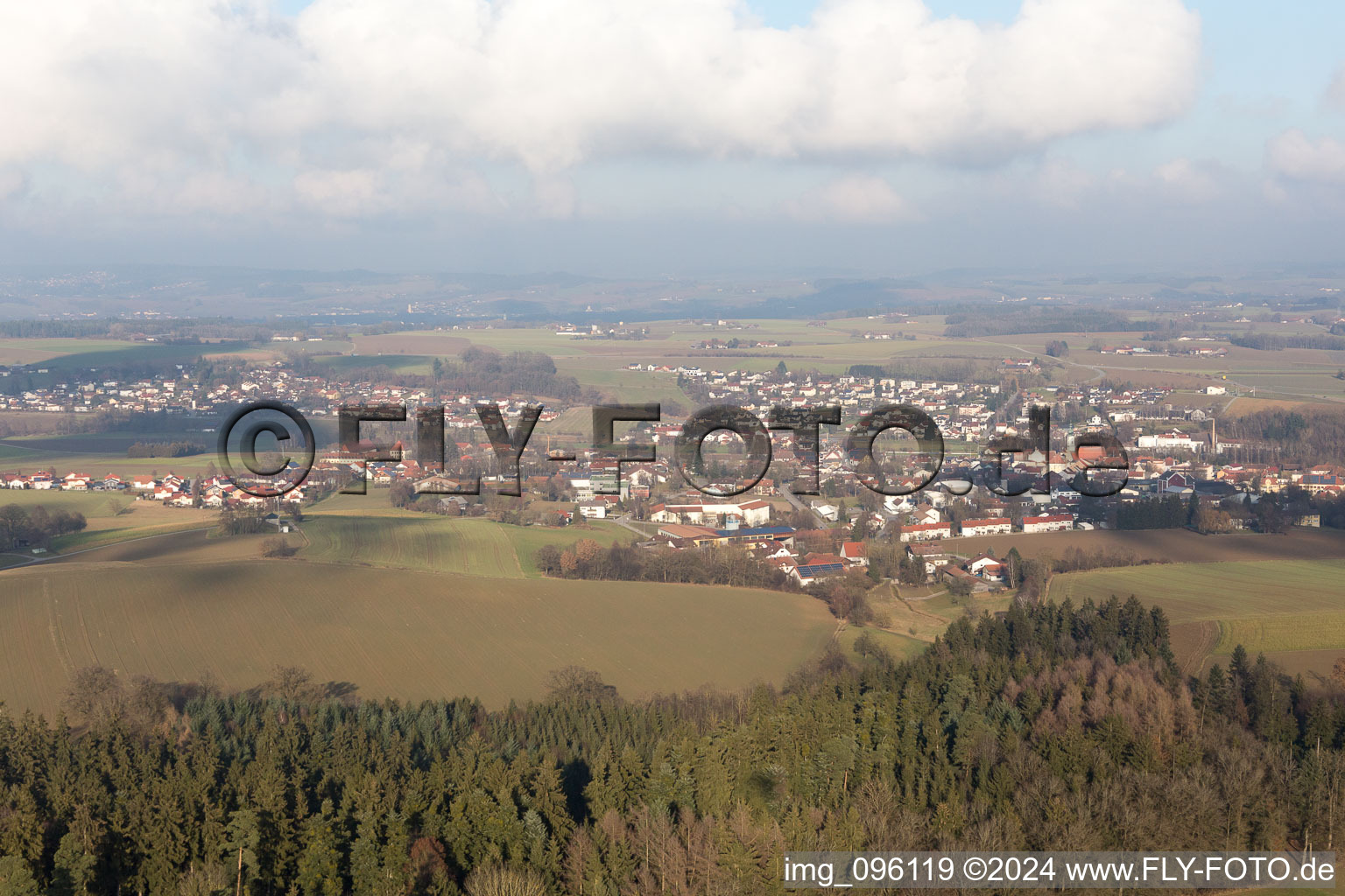 Vue oblique de Rotthalmünster dans le département Bavière, Allemagne