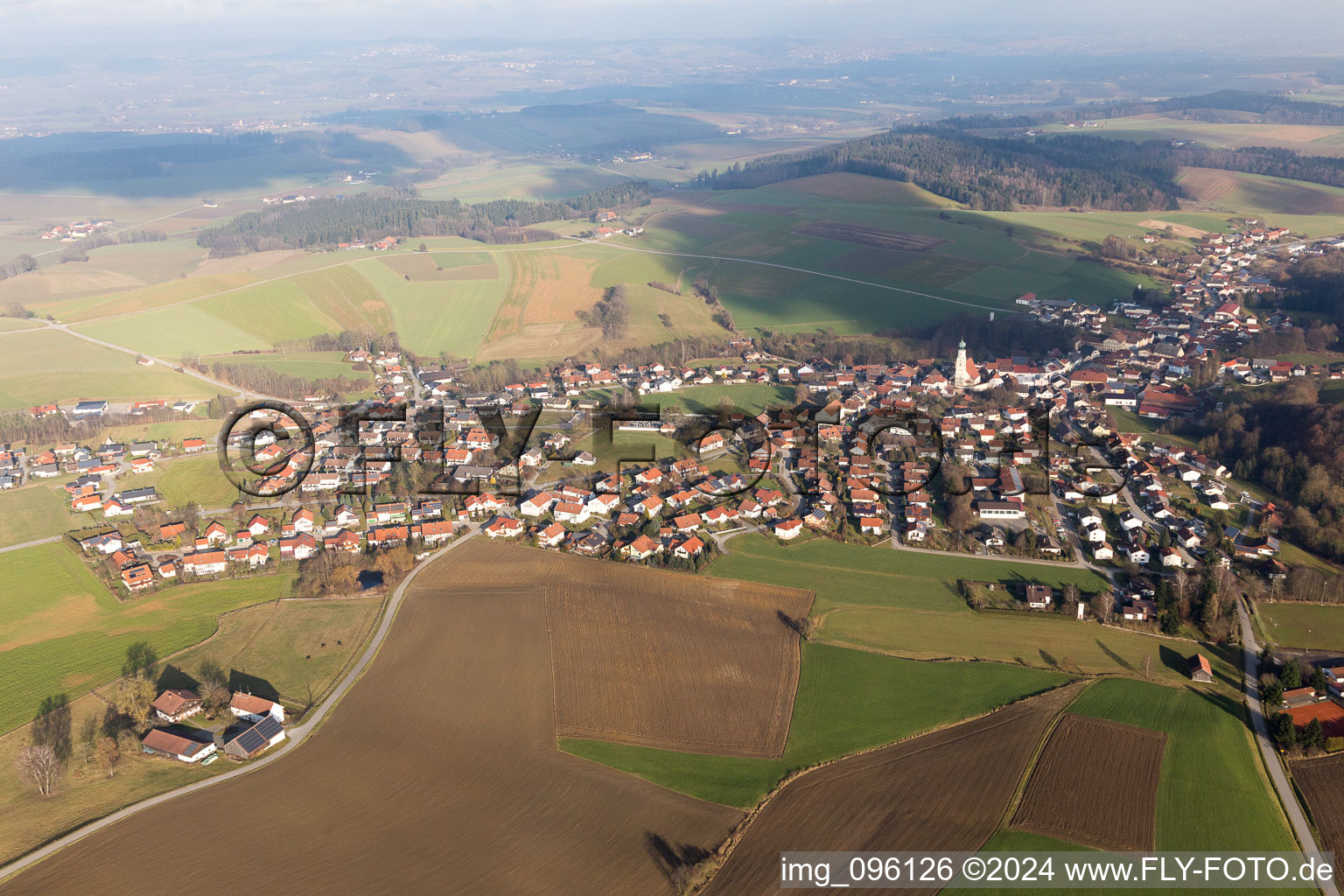 Photographie aérienne de Marché Kößlarn à le quartier Danglöd in Kößlarn dans le département Bavière, Allemagne