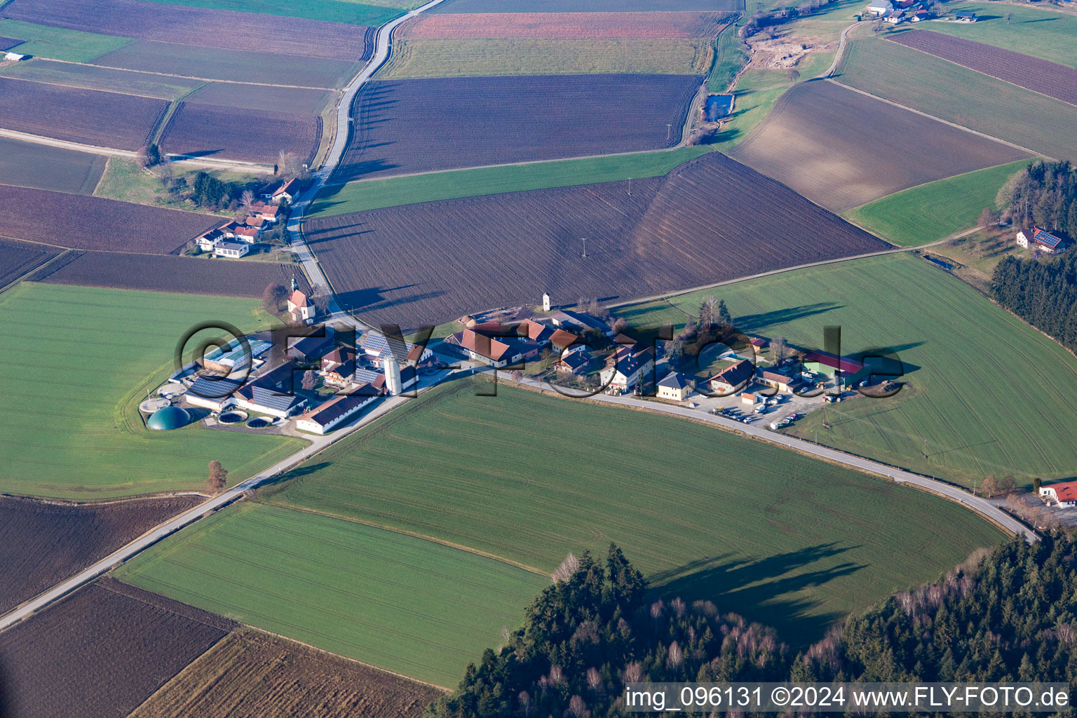 Vue aérienne de Triftern dans le département Bavière, Allemagne