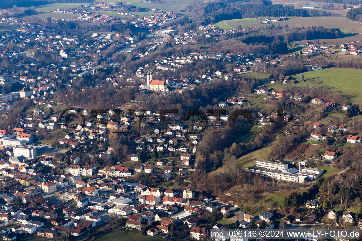 Pfarrkirchen dans le département Bavière, Allemagne vue du ciel