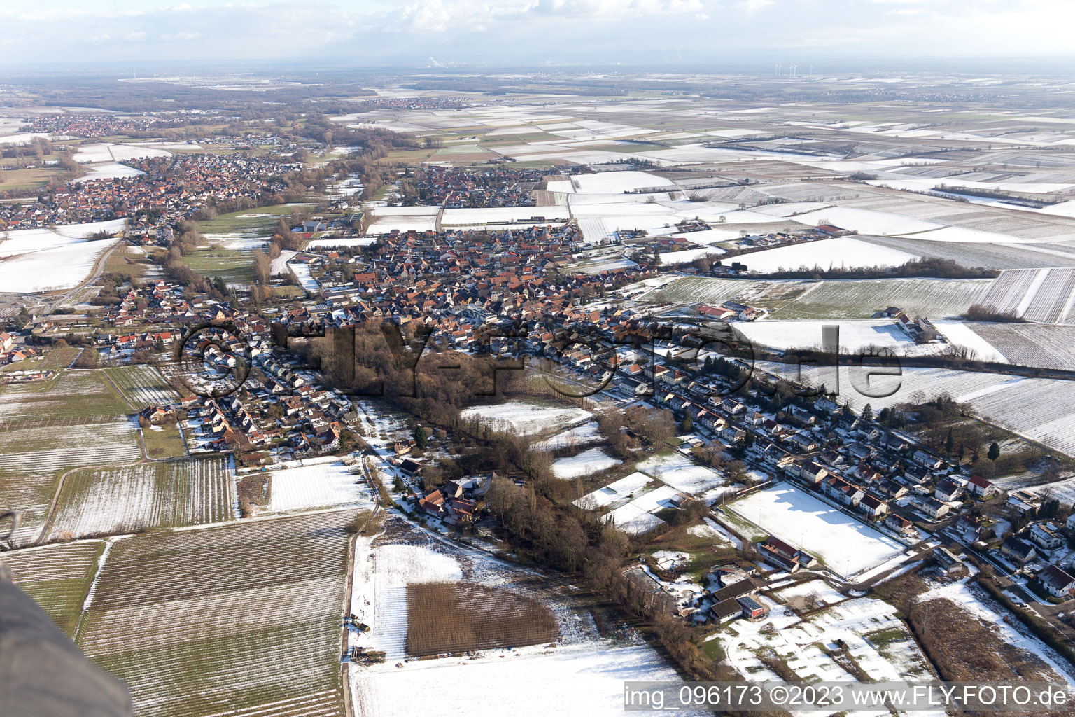 Quartier Ingenheim in Billigheim-Ingenheim dans le département Rhénanie-Palatinat, Allemagne depuis l'avion