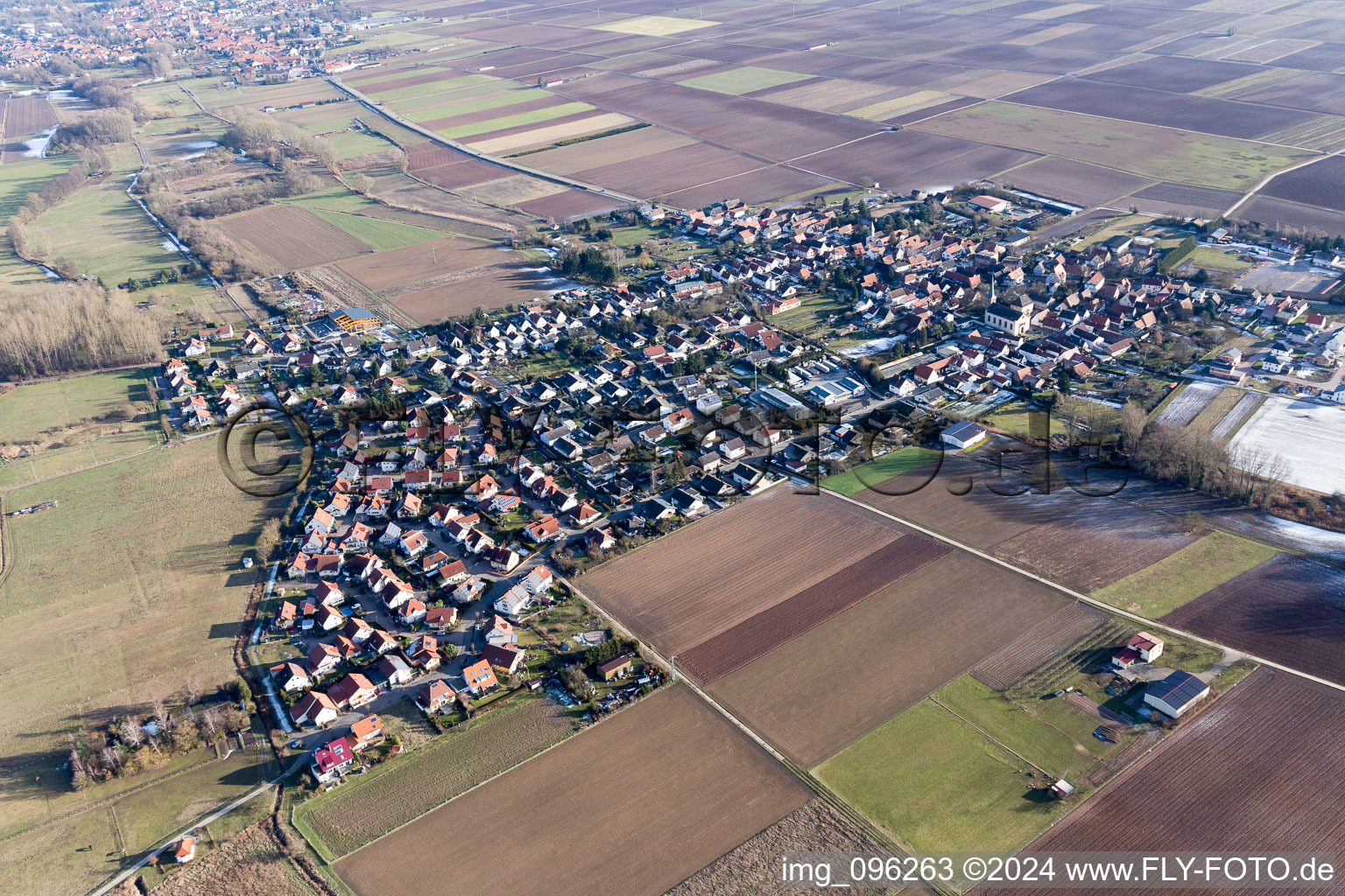 Knittelsheim dans le département Rhénanie-Palatinat, Allemagne hors des airs