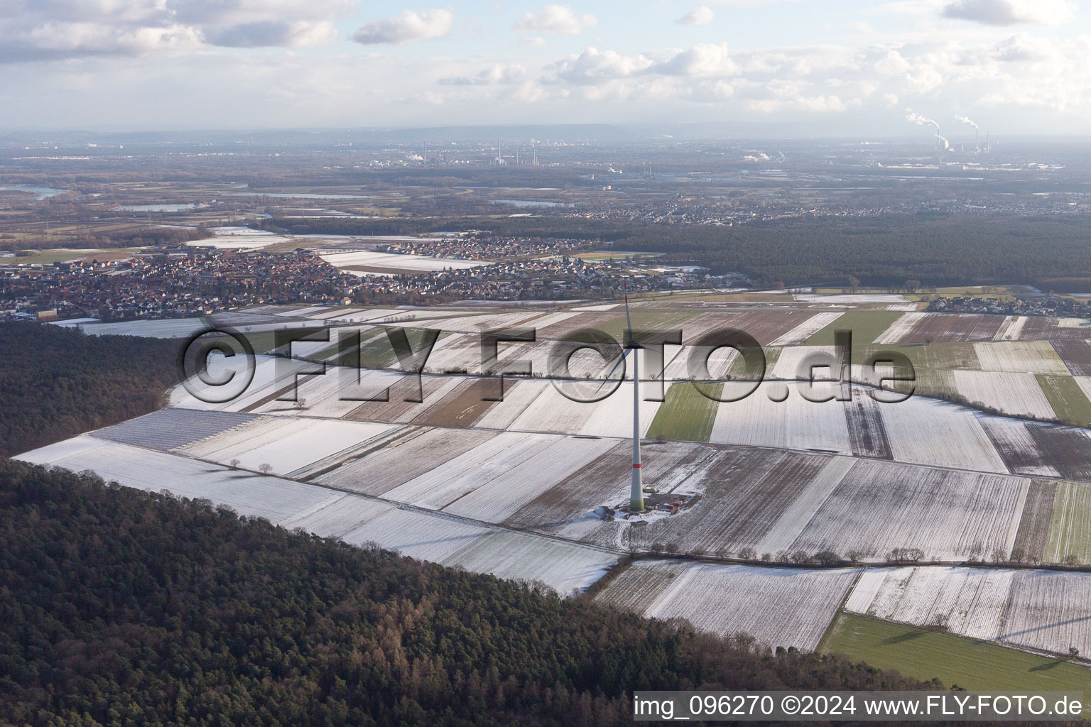 Vue oblique de Hatzenbühl dans le département Rhénanie-Palatinat, Allemagne