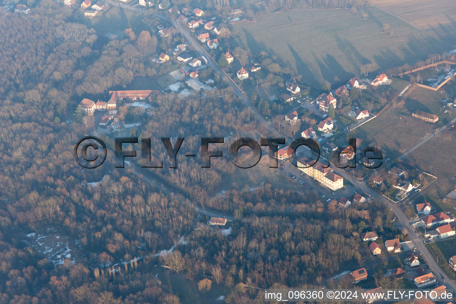 Preuschdorf dans le département Bas Rhin, France depuis l'avion