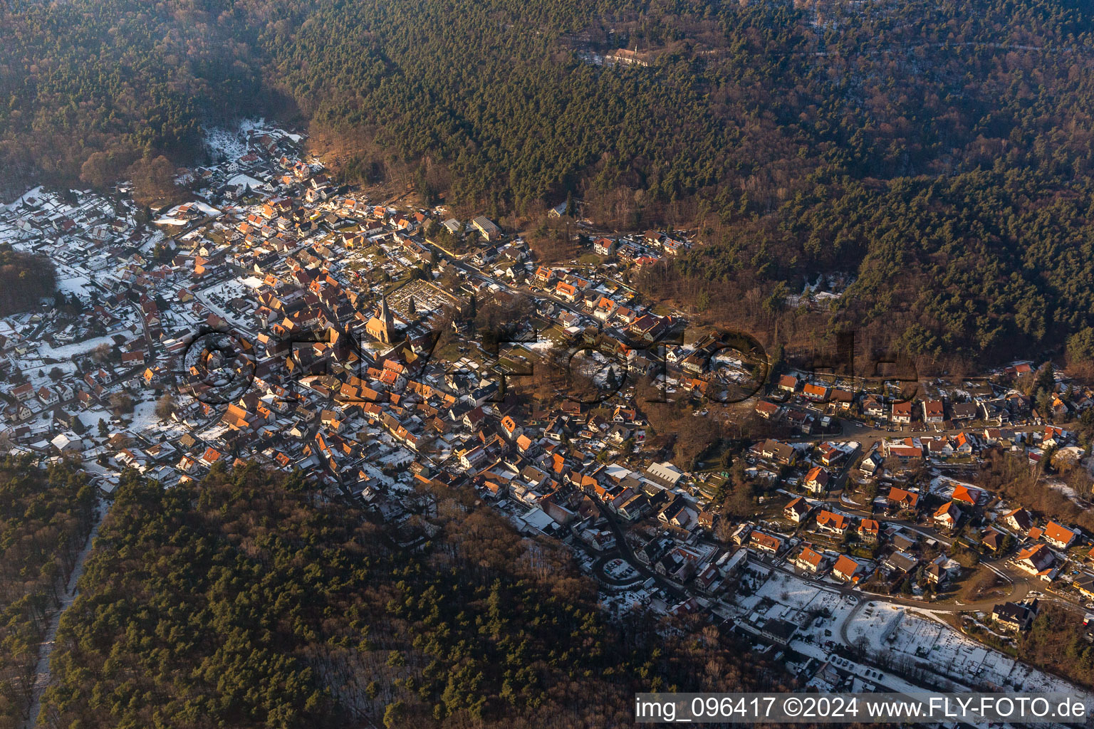 Dörrenbach dans le département Rhénanie-Palatinat, Allemagne d'un drone