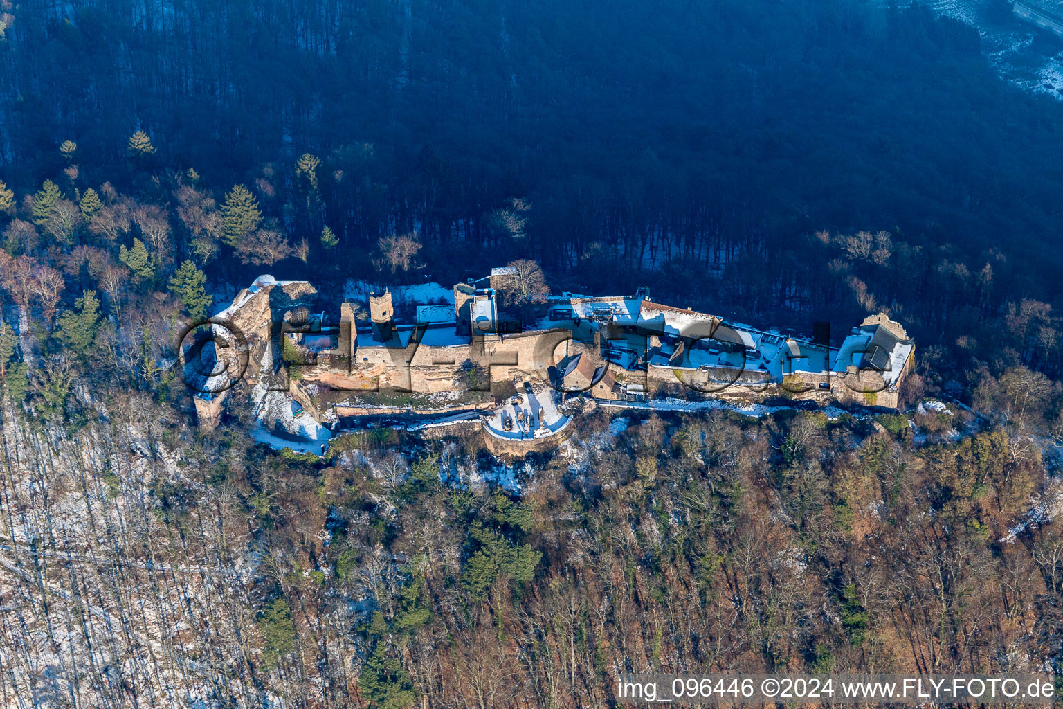 Madenbourg à Eschbach dans le département Rhénanie-Palatinat, Allemagne vue d'en haut