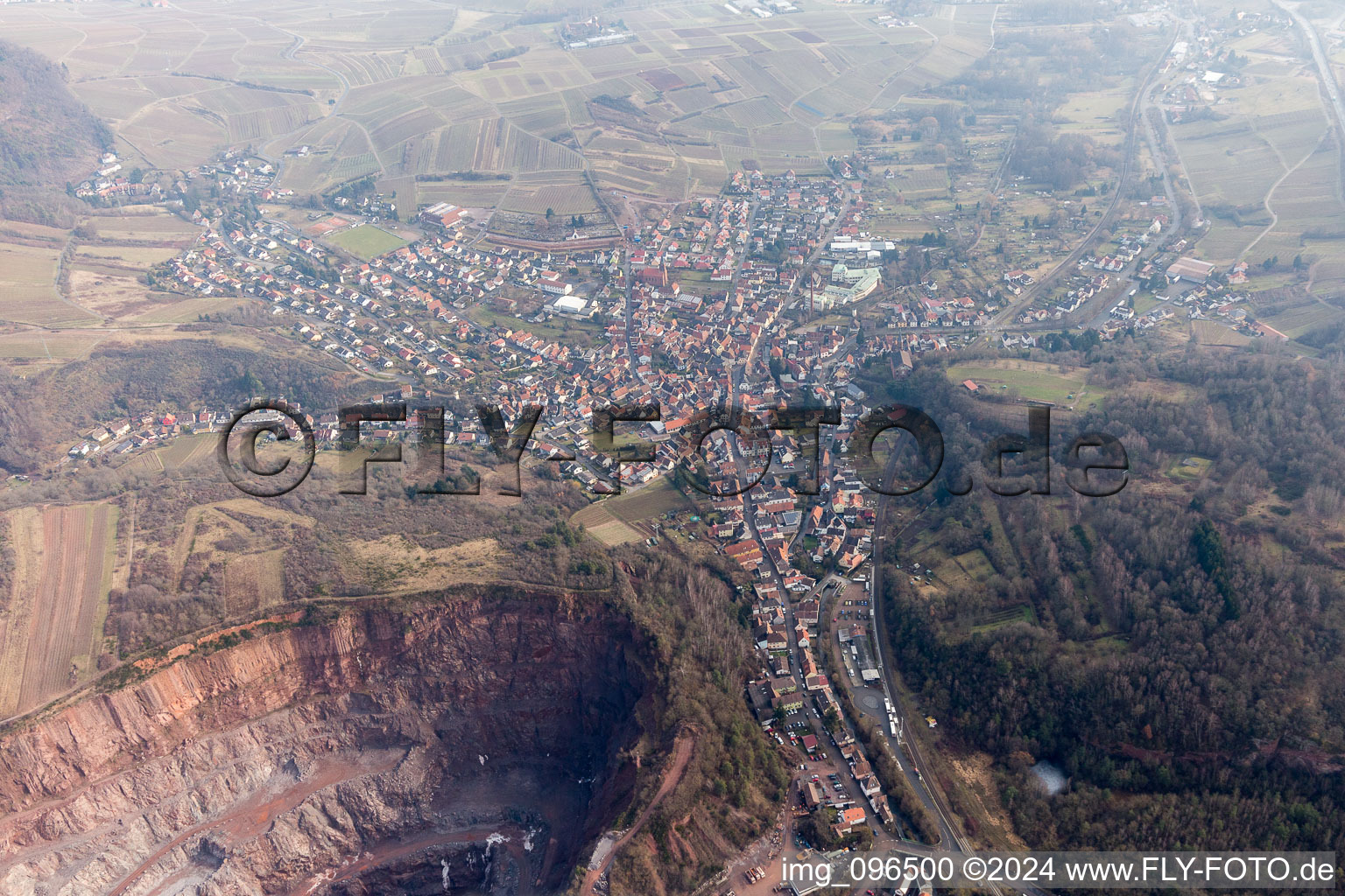 Albersweiler dans le département Rhénanie-Palatinat, Allemagne vue d'en haut