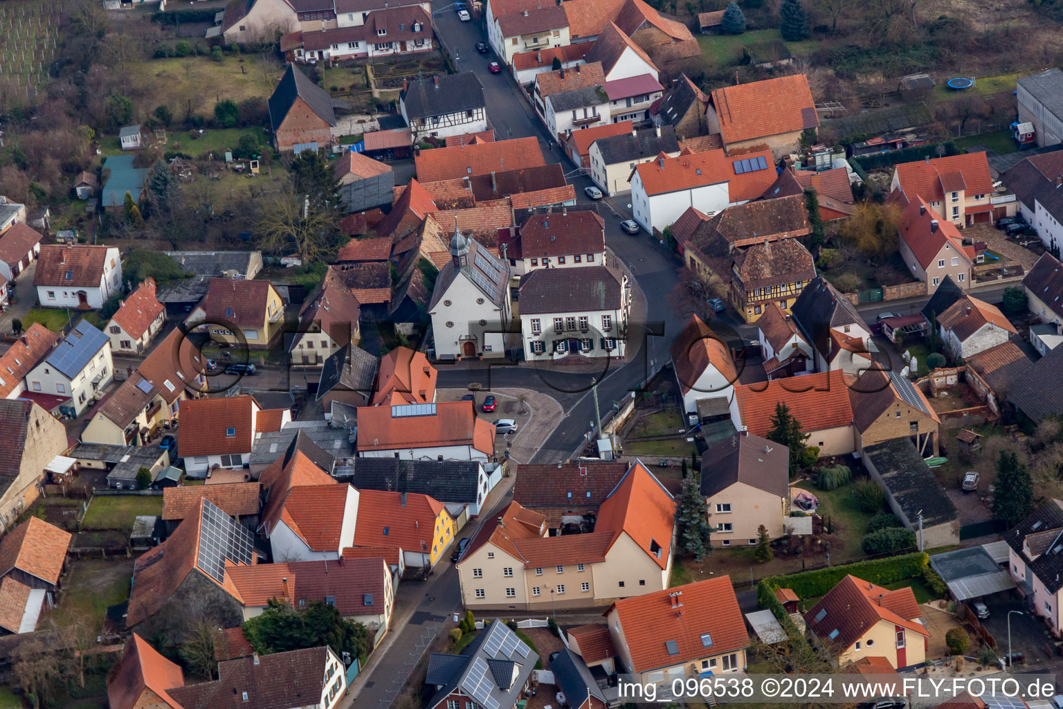 Vue aérienne de L'hôtel de ville à Bornheim dans le département Rhénanie-Palatinat, Allemagne