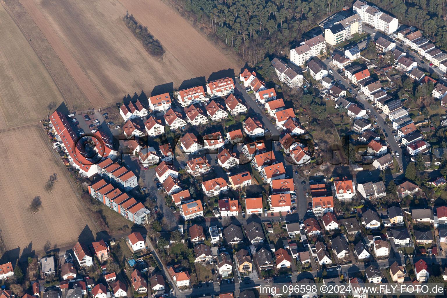 Bickenbach dans le département Hesse, Allemagne depuis l'avion