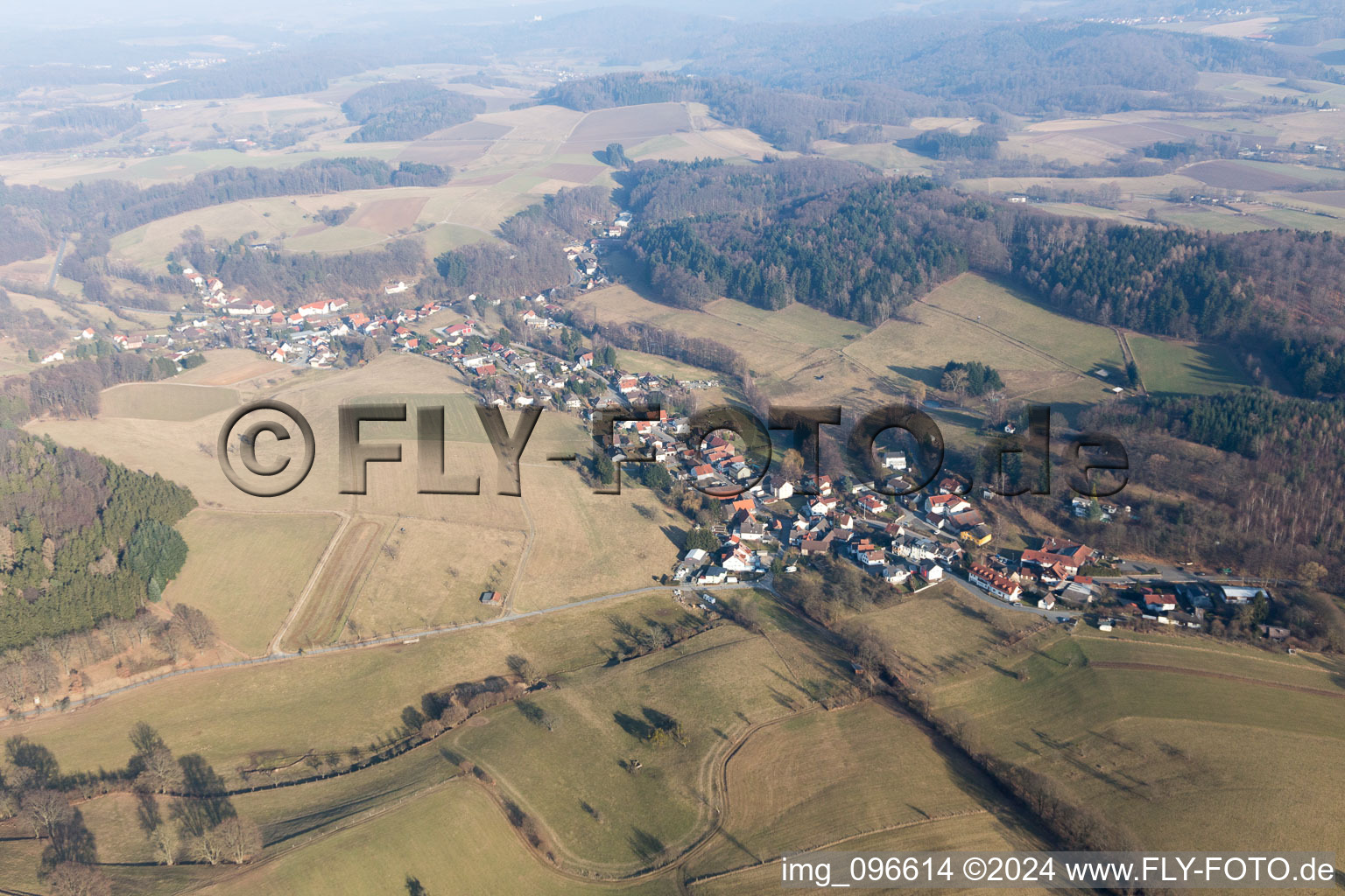 Vue aérienne de Allertshofen dans le département Hesse, Allemagne