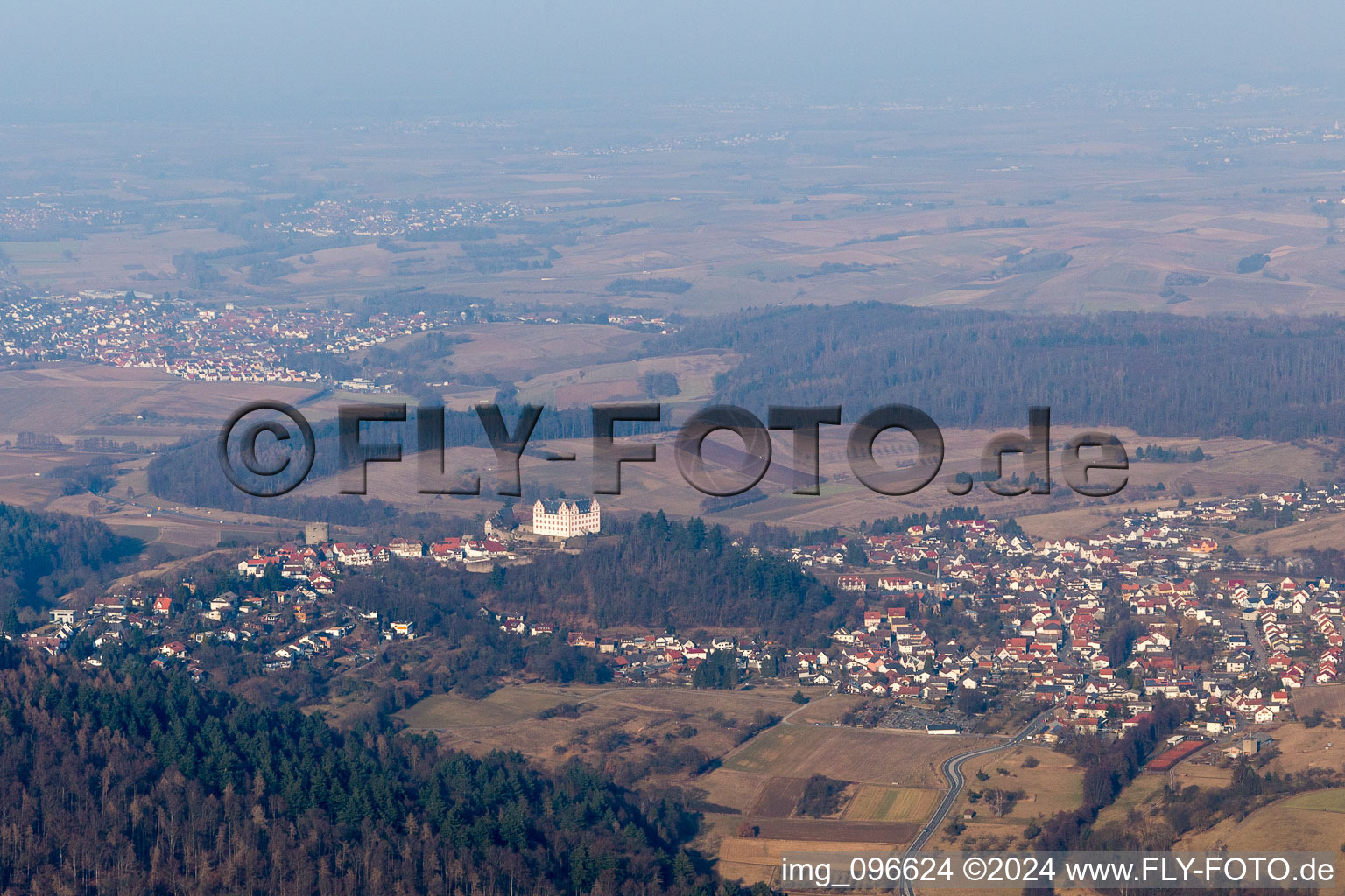 Vue aérienne de Gadernheim dans le département Hesse, Allemagne