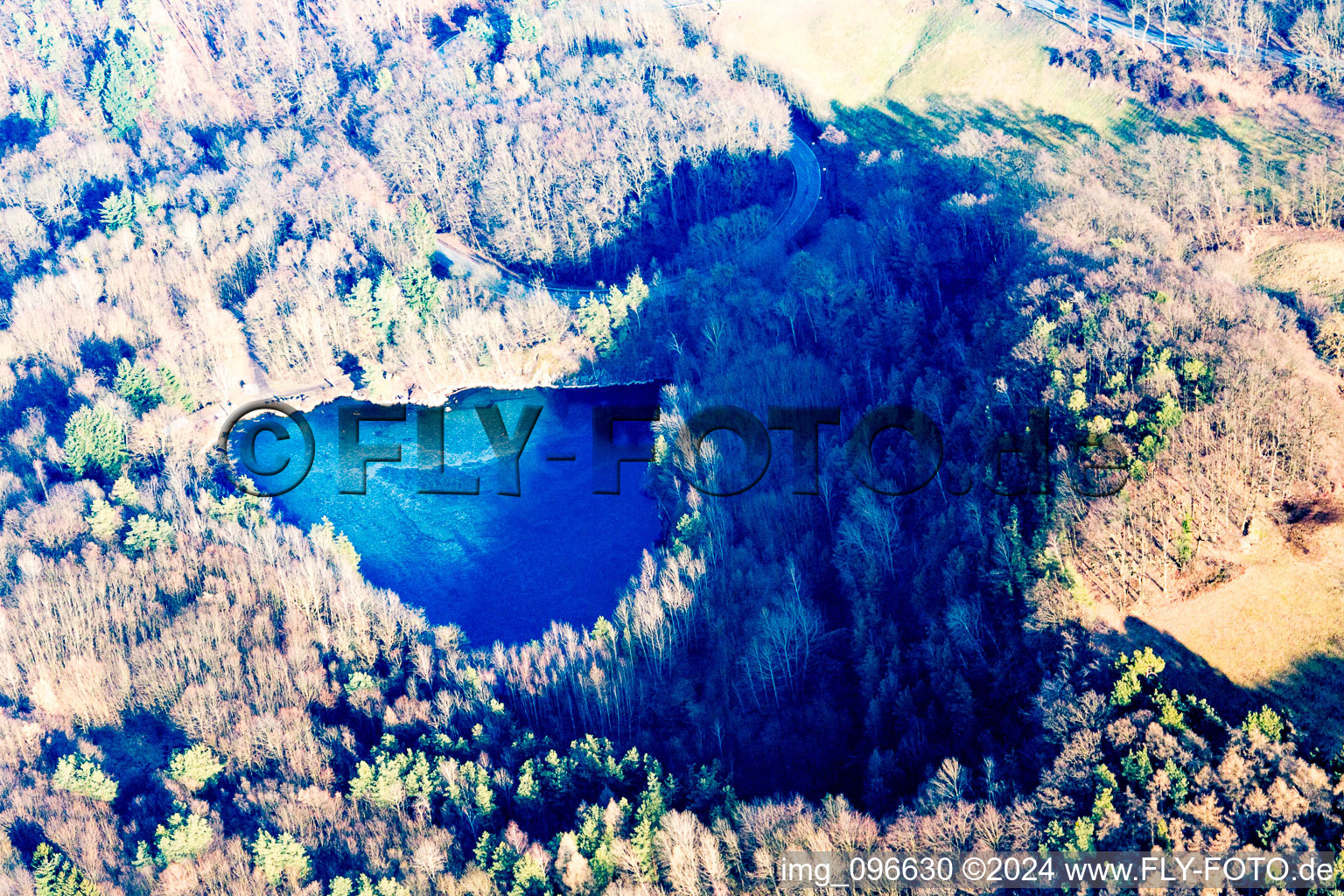 Ancienne carrière à Meßbach dans le département Hesse, Allemagne d'en haut