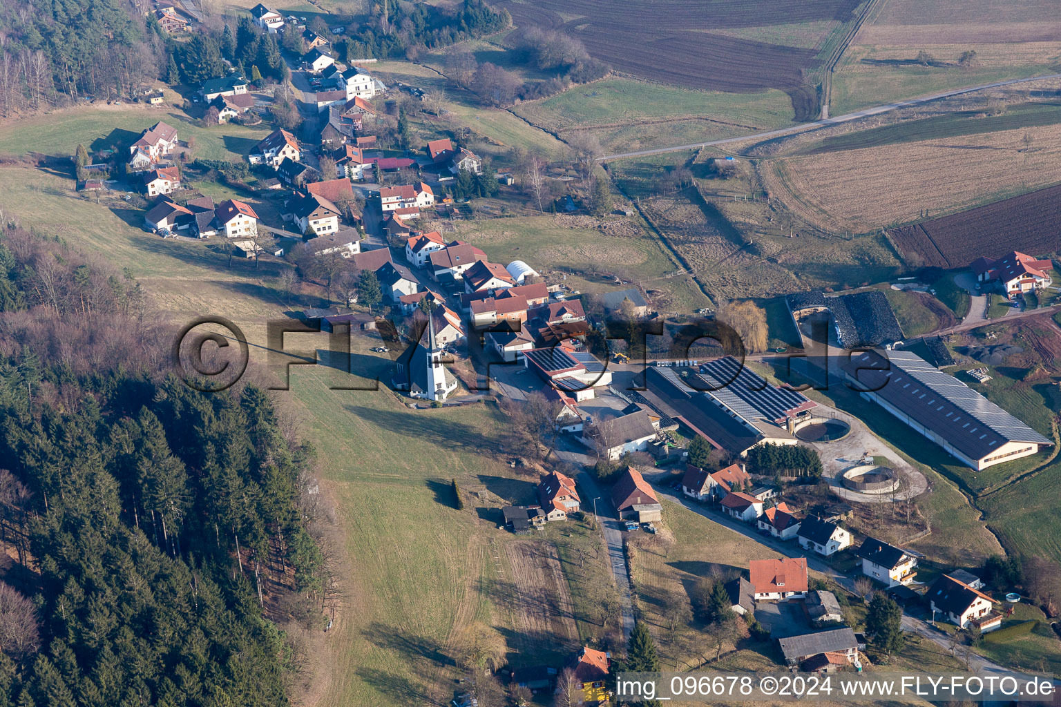 Vue aérienne de Quartier Kocherbach in Wald-Michelbach dans le département Hesse, Allemagne