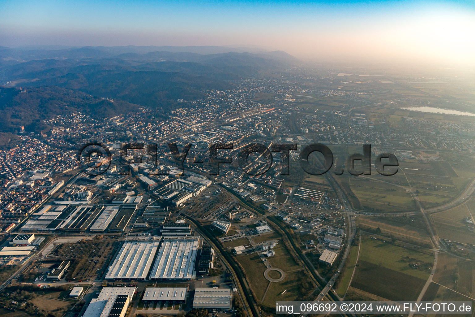 Photographie aérienne de Weinheim dans le département Bade-Wurtemberg, Allemagne