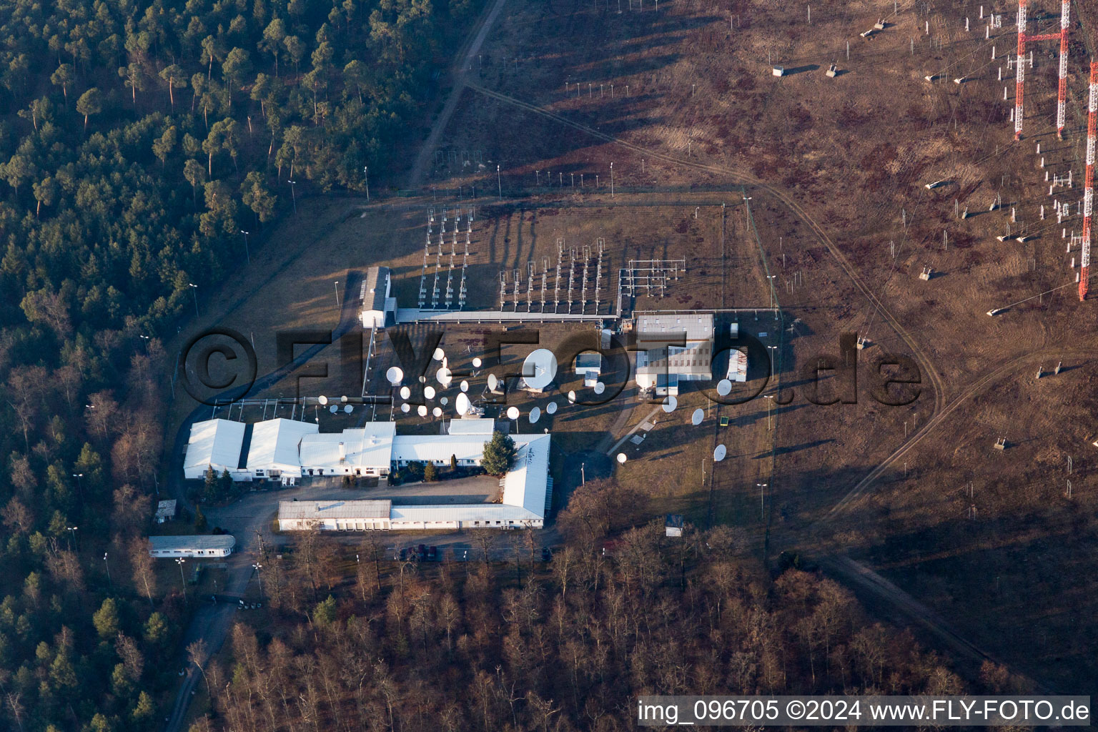 Vue oblique de Système d'antenne à Lampertheim dans le département Hesse, Allemagne